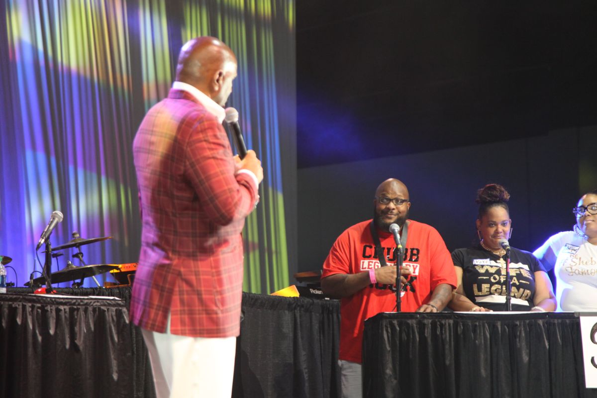 Steve Harvey - Family Fued Live