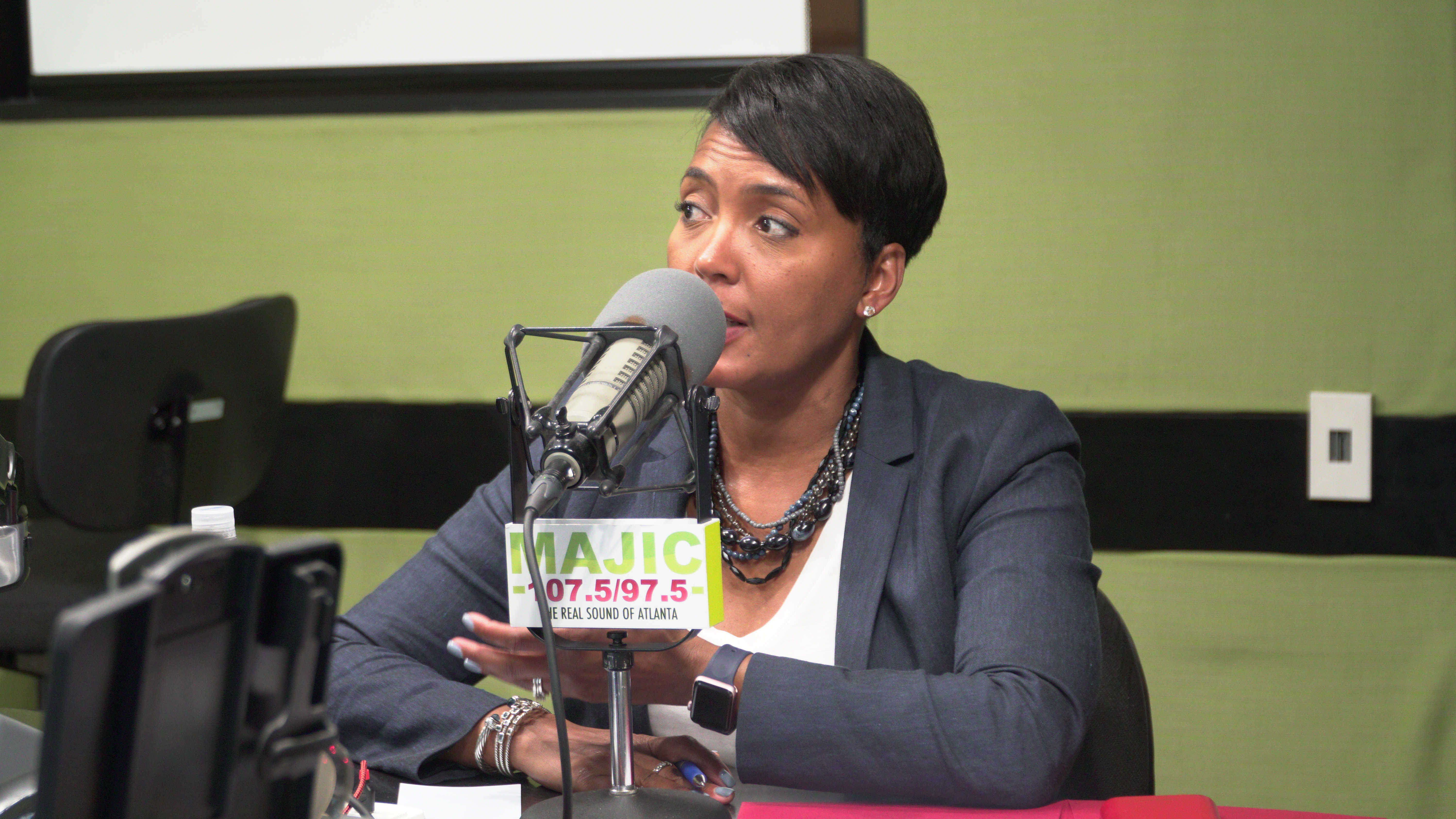 Keisha Lance Bottoms Majic 107.5/97.5 Studio