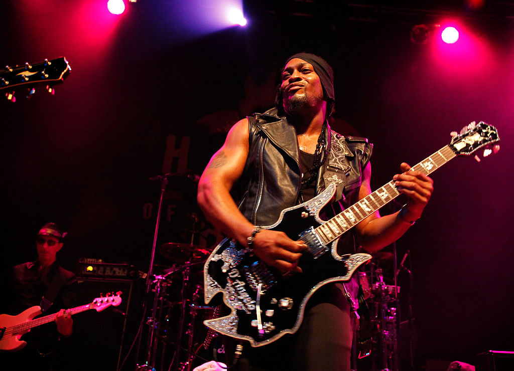 WESTHOLLYWOOD.ET.0704: R&B master D'Angelo perform with a full band at the House of Blues in West H